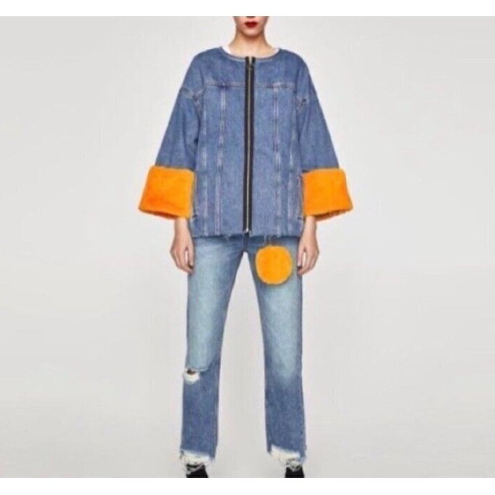 Zara Trafaluc Women’s Denim Wear Distressed Denim Jean Jacket Size Medium‎